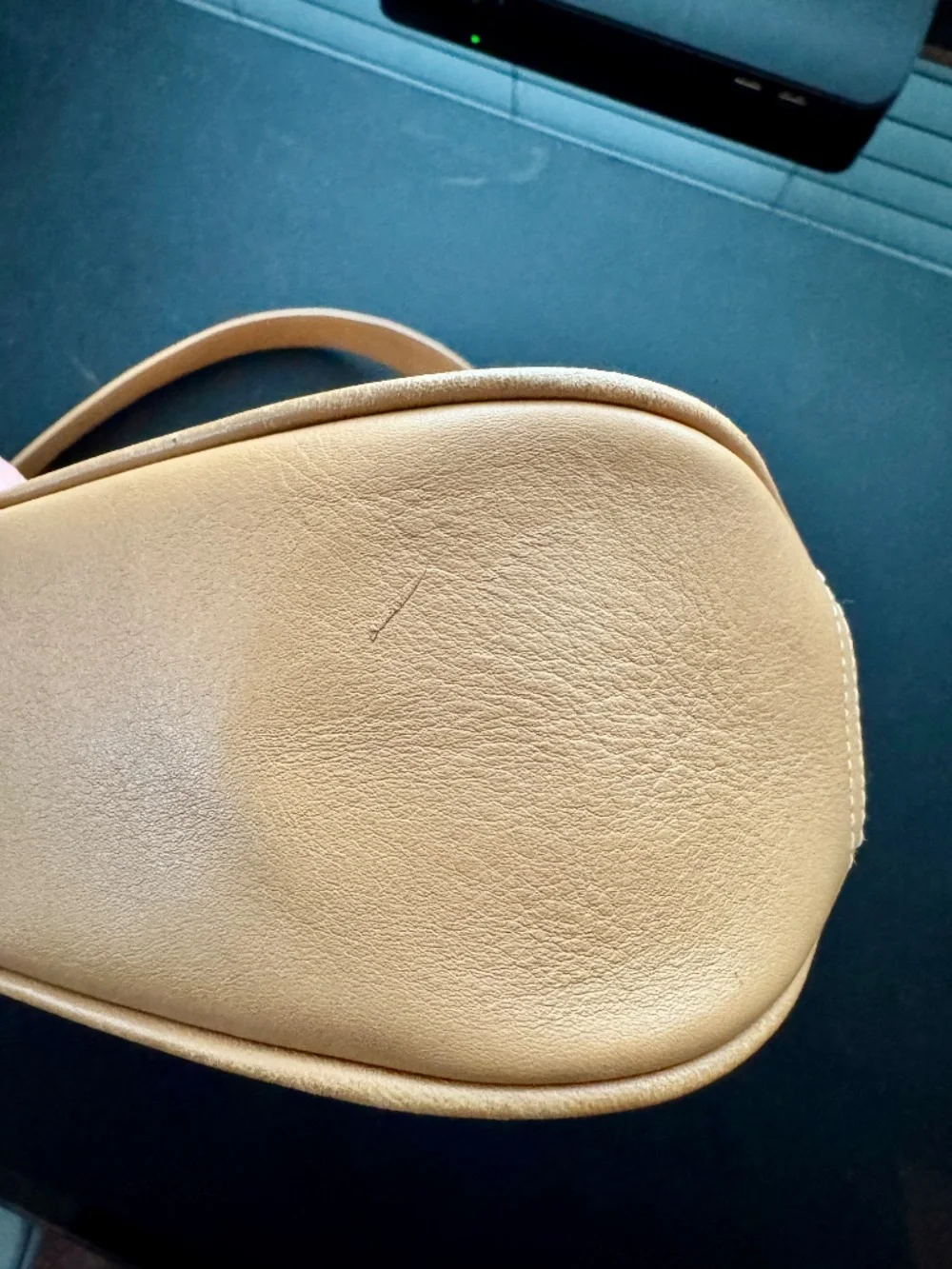Coach - vintage tan leather shoulder bag